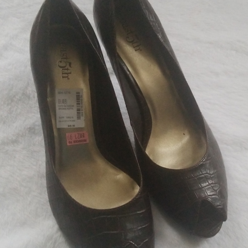 New brown pumps